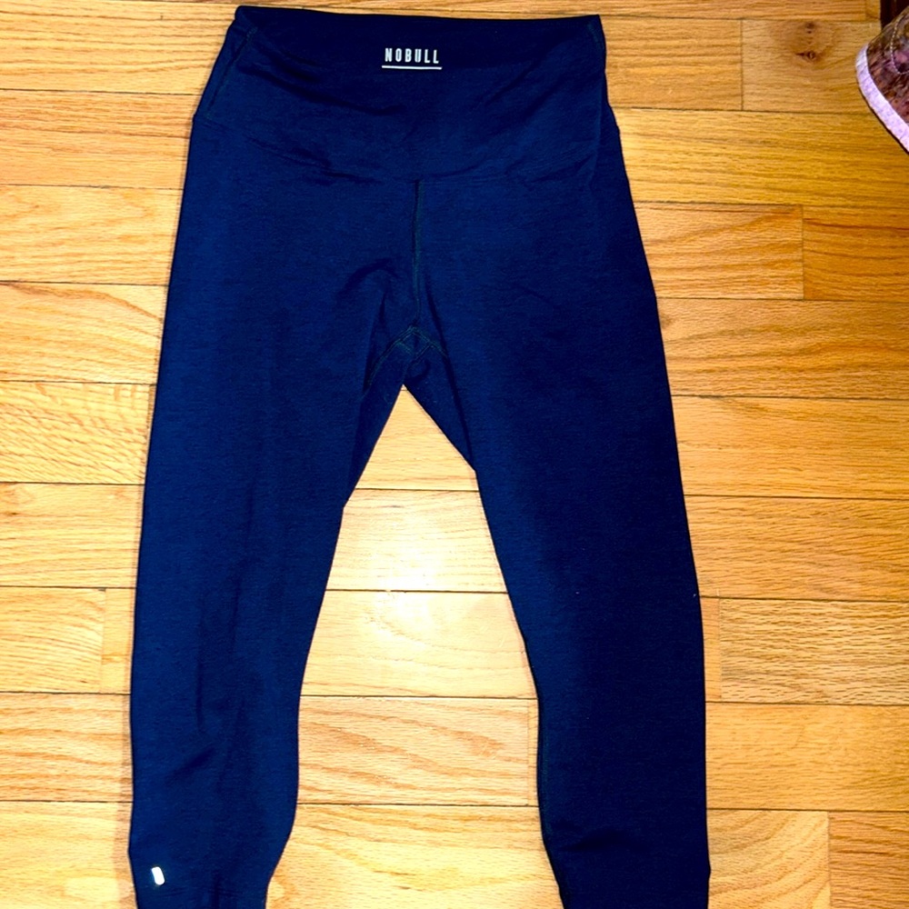 NOBULL mid rise leggings size M great condition!